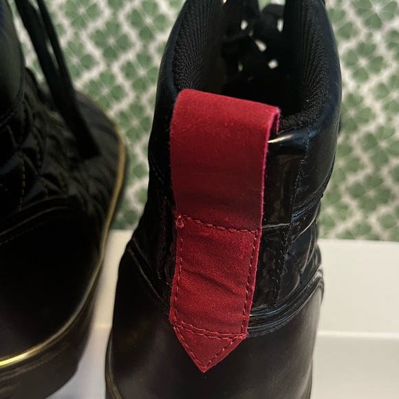 Guess Mens High Top Sneakers W/ Black Faux Leather!! - Picture 12 of 14